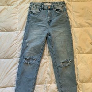 Light/mid wash Stradivarius slim fit distressed mom jeans